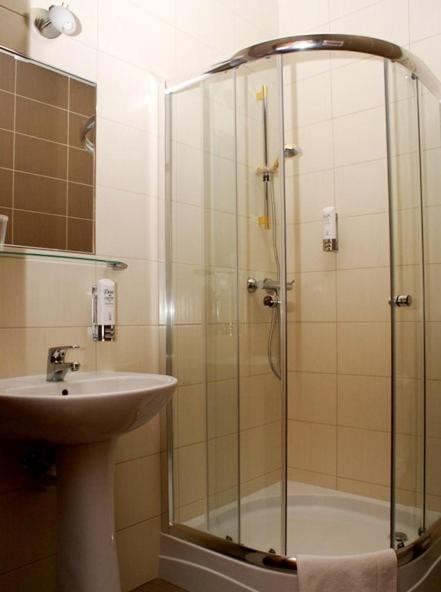 Hotel Belfort Lomza Bilik gambar